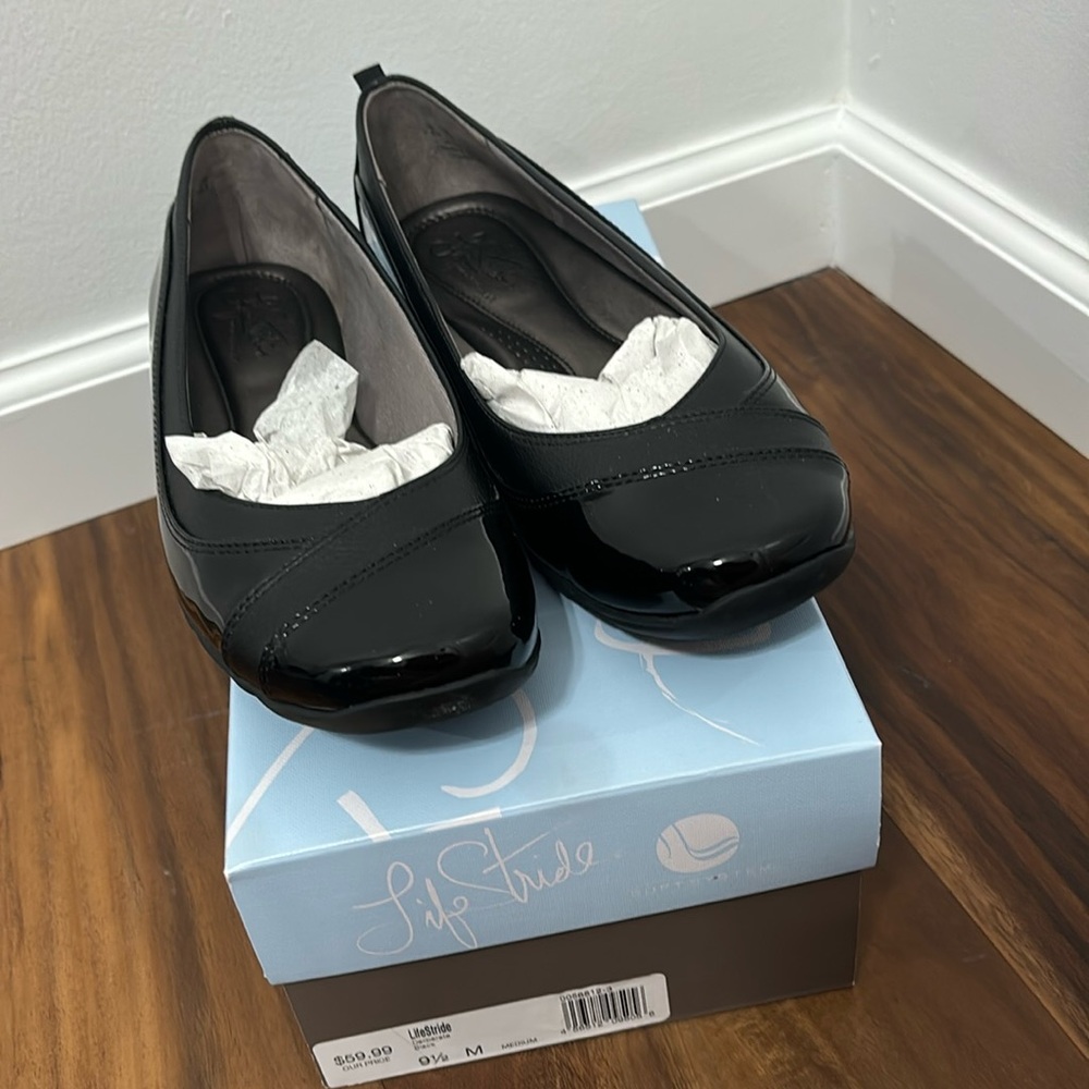 BRAND NEW - LifeStride Deliverste flats